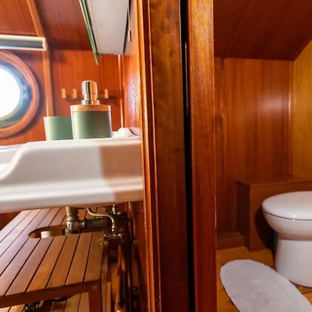 La Peniche Bateau-hôtel *