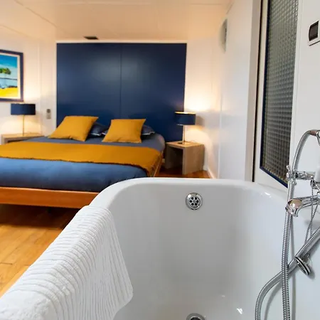 Bateau-hôtel La Peniche *