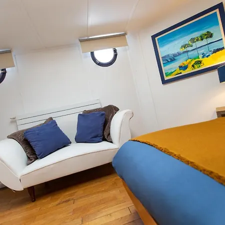 Bateau-hôtel La Peniche *
