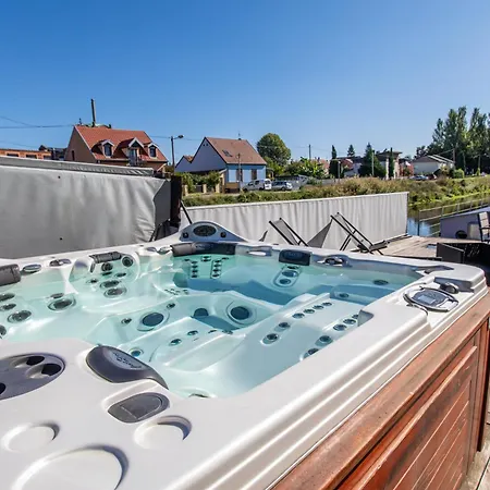 Bateau-hôtel La Peniche