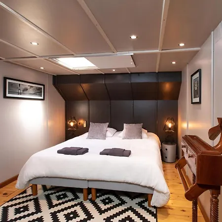 Bateau-hôtel La Peniche